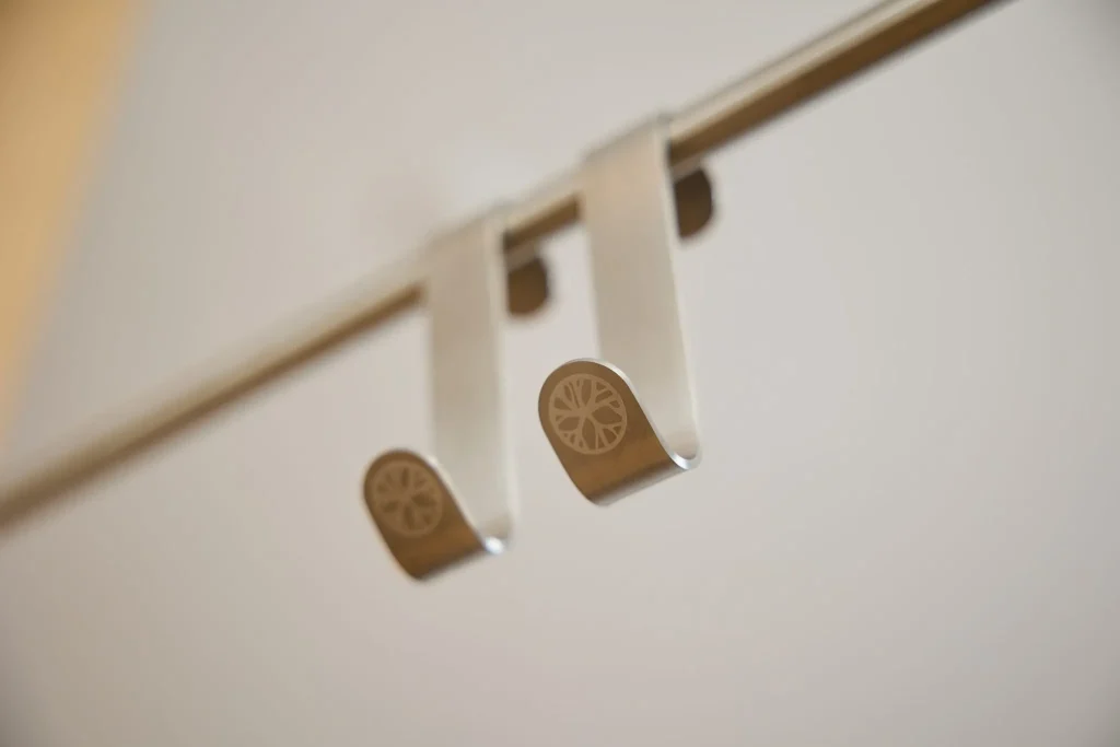 Image 8 of 9 in EMBRACE | S-hook (2 pcs) gallery